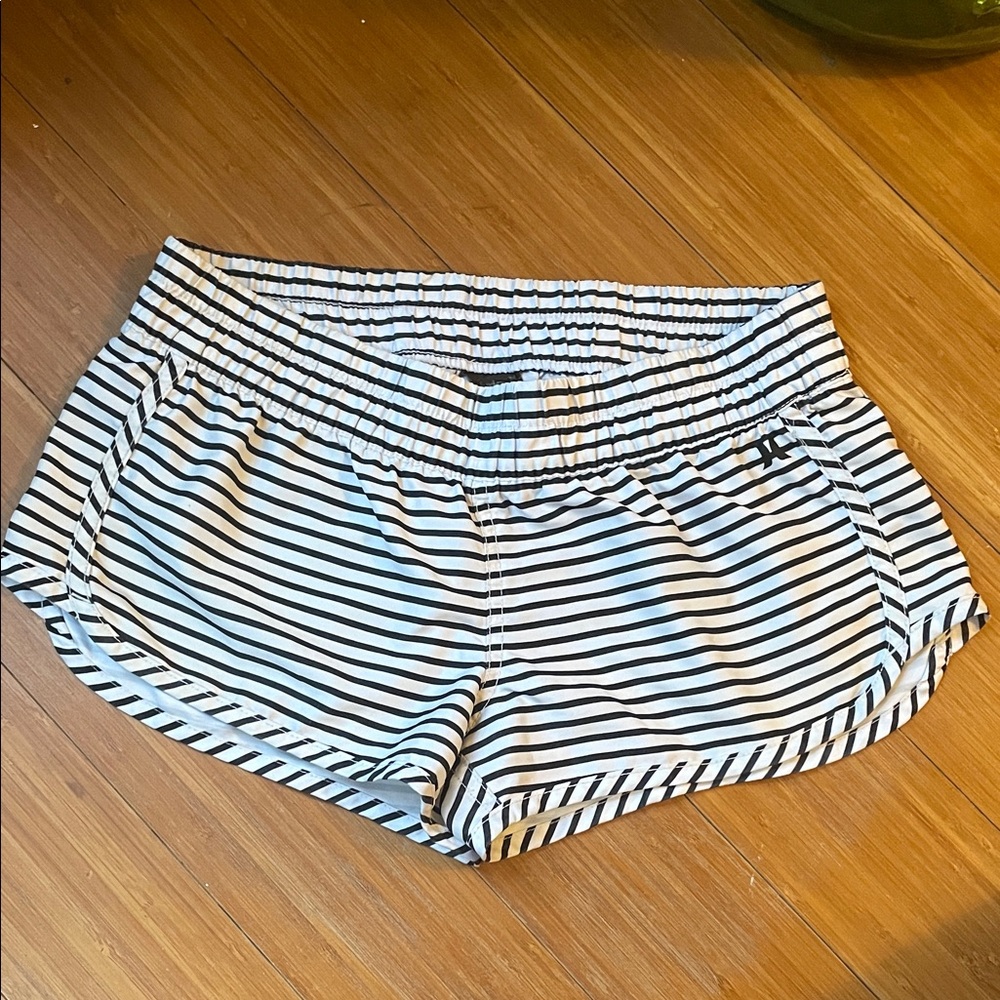 Hurley XS Black and White Striped Women's Shorts